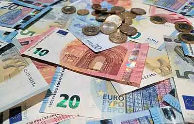 Budgete en billets Euros pour Compostelle